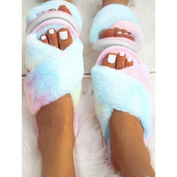 Shoes - Gradient Criss Cross Fluffy Slippers Women